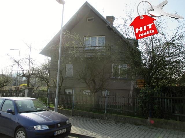 Pronájem domu 4+1, 125m2, Plzeň - Slovany, se dvěma balkóny a garáží