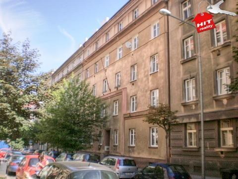 Pronájem prostorného bytu 2+1, 56 m2, Čechova, Plzeň - Bory