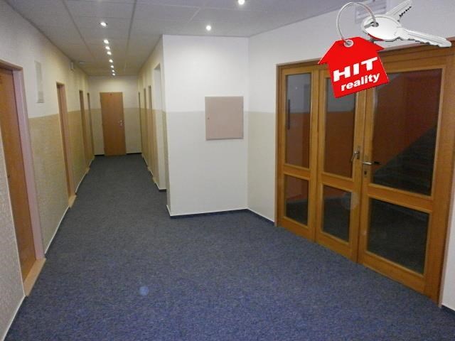 Pronájem kanceláře (16,5m2), Koterovská ul., Plzeň - Slovany