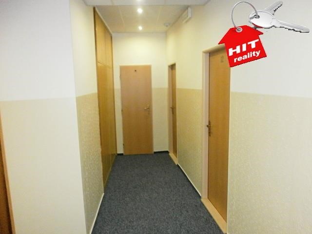 Pronájem kanceláře (16,5m2), Koterovská ul., Plzeň - Slovany