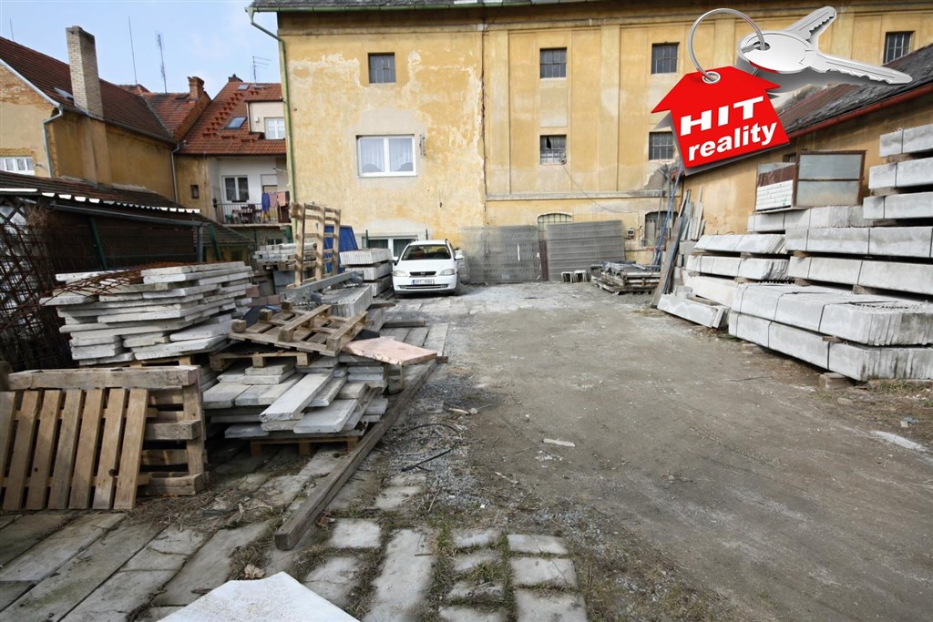 Prodej komerčního objektu a skladu, určeného k lehké výrobě ve Městě Touškově
